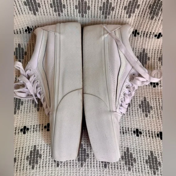VANS Oldschool Stackform
Shoe Women's White Platform Sneakers, Size 9 - Picture 4 of 6